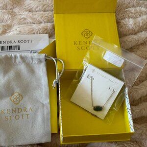 Kendra Scott  Elisa Gold Pendant Necklace in Emerald Cat’s Eye. New with tag